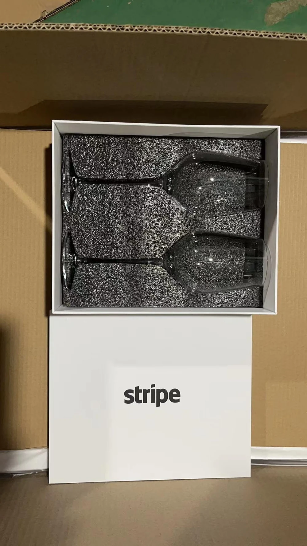 Wine glass and wooden gift box set